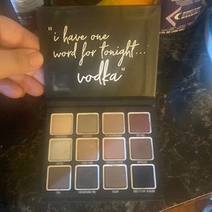 Kylie x Kris Jenner Momager Kylie Cosmetics Palette